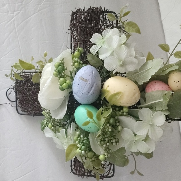 Easter Cross Decoration Set - Picture 4 of 14
